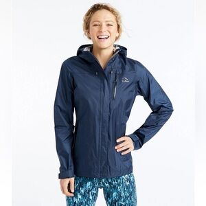 LL Bean Women's Trail Model Rain Jacket Size Medium Petite Coat Windbreaker Blue